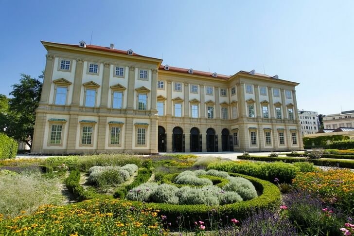 Лихтенштейнский дворец