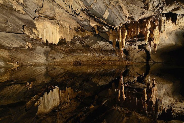 Jaskinia An-sur-Les