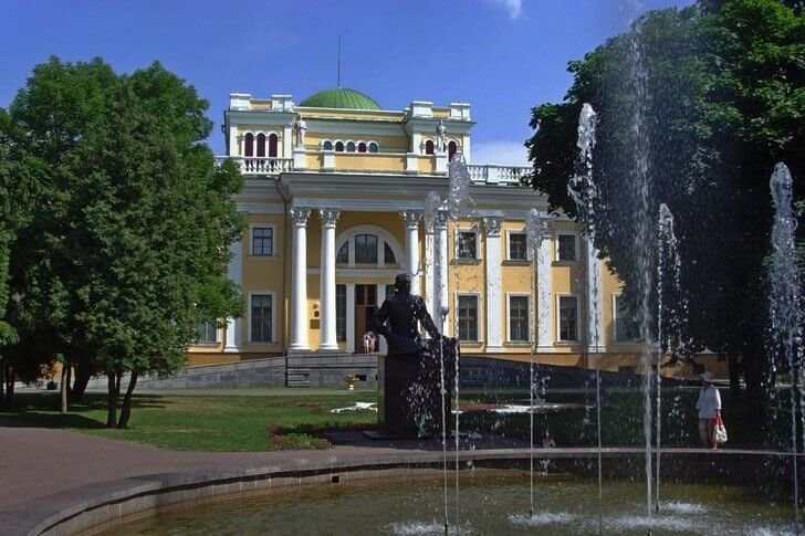 鲁缅采夫-帕斯克维奇宫