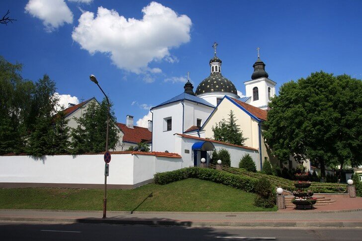 Geboortekerk-Bogorodichny-klooster