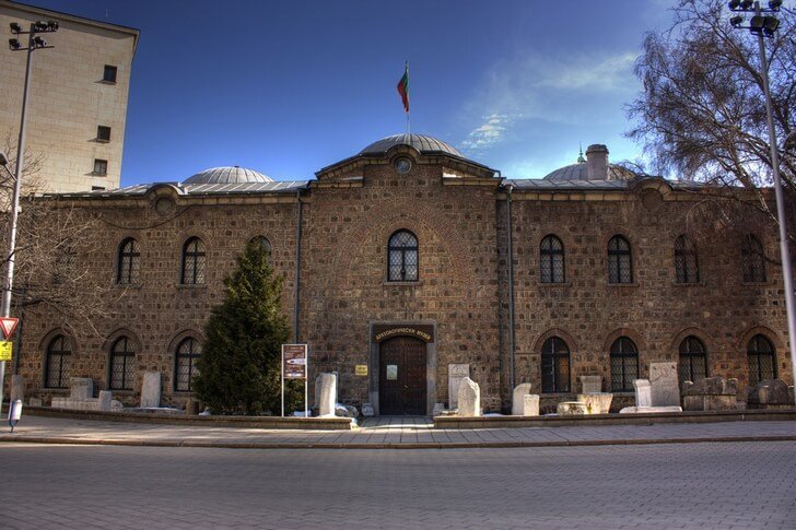Археологический институт и музей