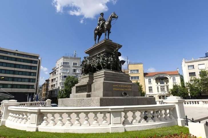 Памятник царю-освободителю