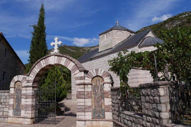 Klasztor Podmaine