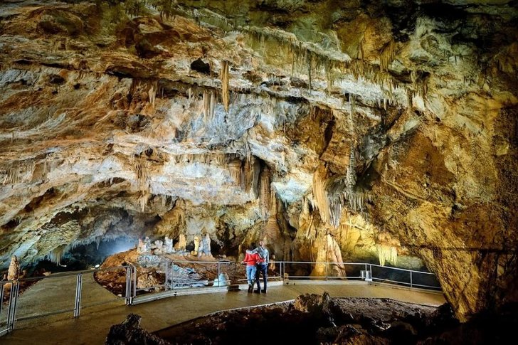 利普斯卡亚洞穴