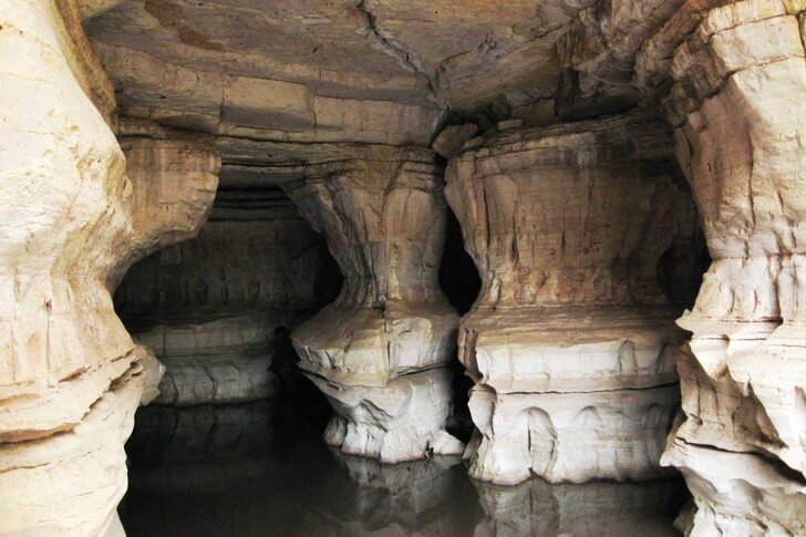 Caverna Sof Omar