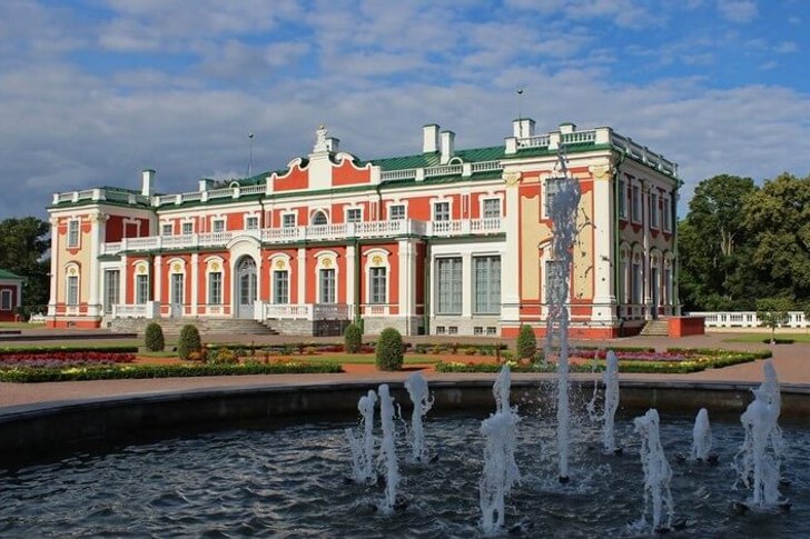 Conjunto de palácio e parque Kadriorg