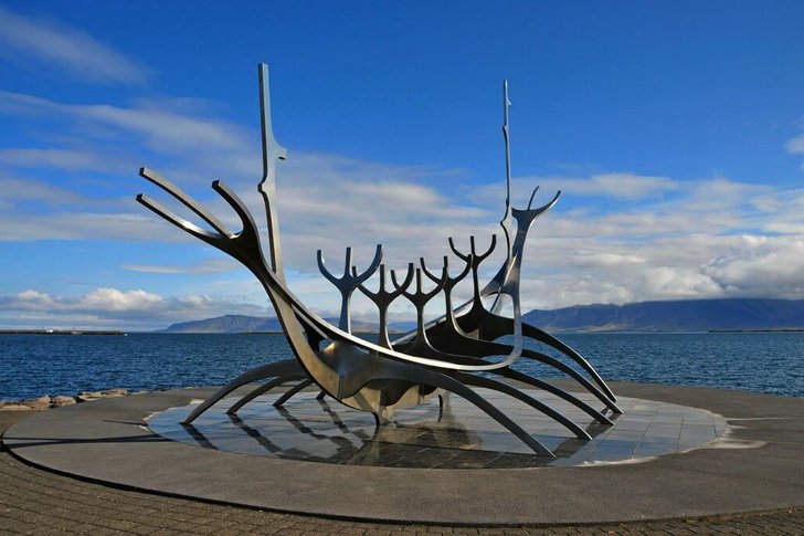 Sculpture Sun Voyager (Reykjavik)