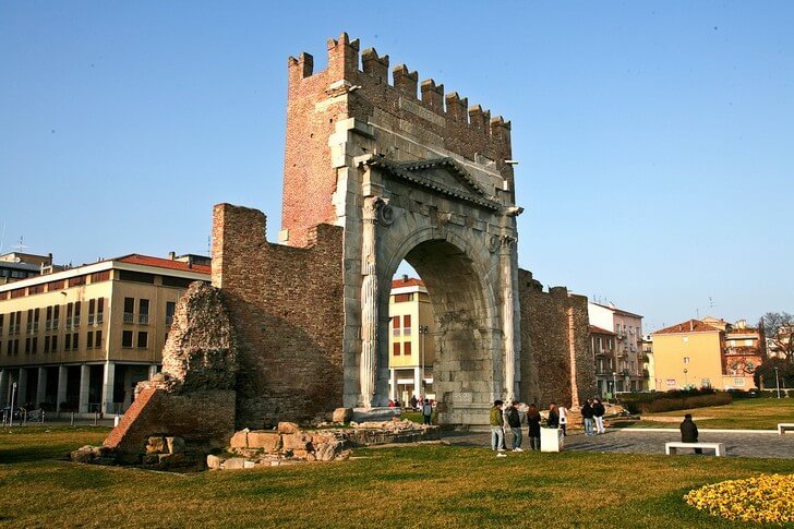 Arch of Emperor Augustus