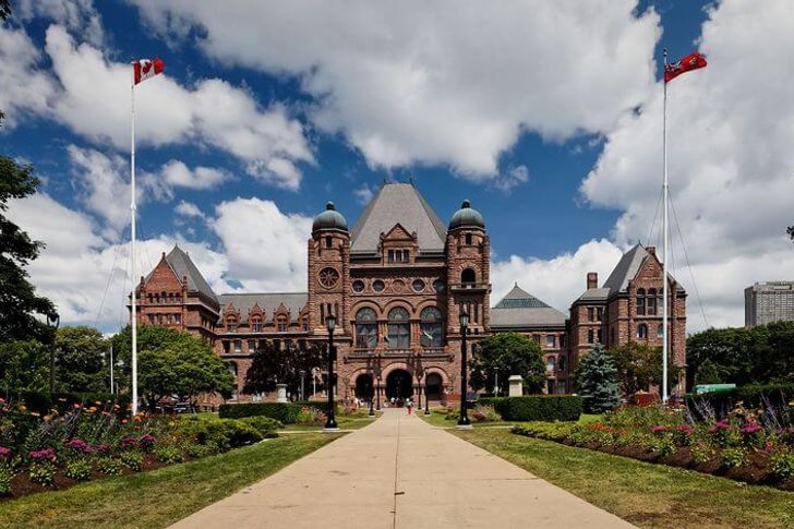 Здание парламента Онтарио
