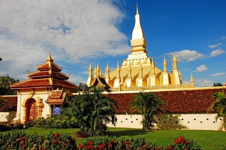 Храм Пха Тхат Луанг