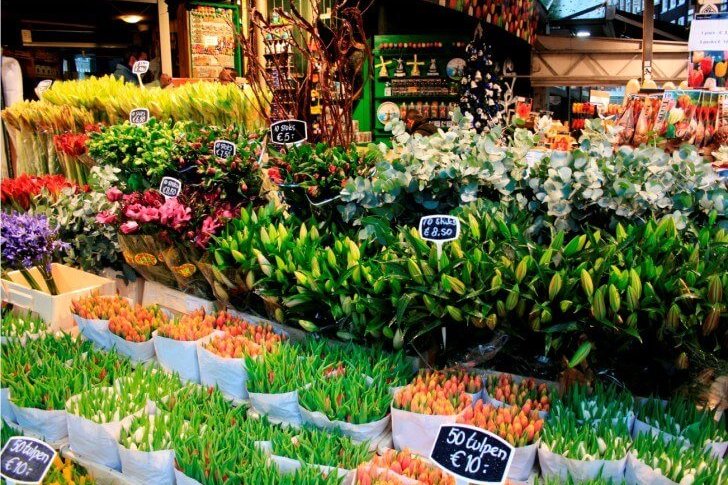 Mercado flotante de flores