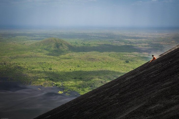塞罗内格罗火山
