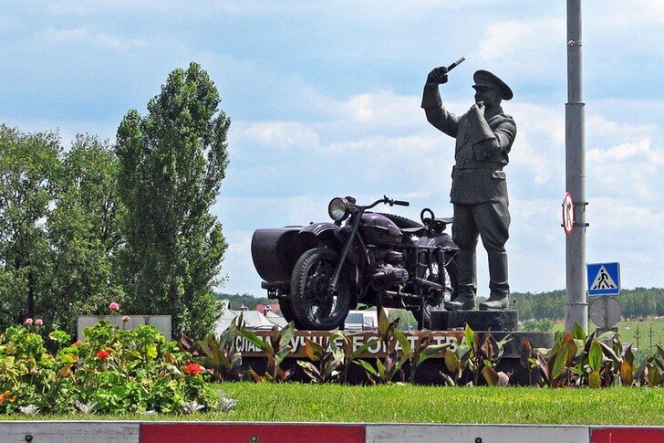 Monument to an honest traffic cop