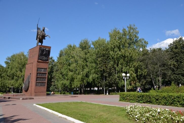 Square named after V. I. Chapaev