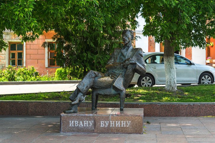 Памятник И. А. Бунину