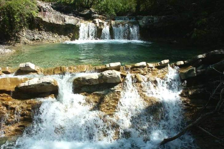 Wasserfälle am Fluss Zhane