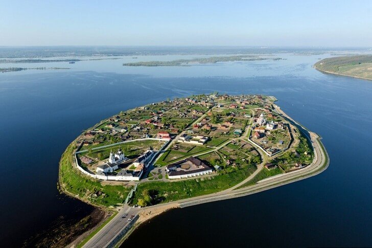 Ville-île de Sviajsk
