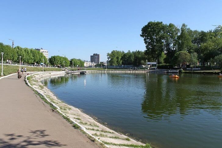 Parque que lleva el nombre de S. M. Kirov