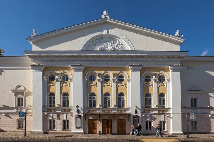 以 A. N. 奥斯特洛夫斯基命名的戏剧院