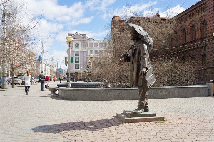 Monument voor de kunstenaar Andrei Pozdeev