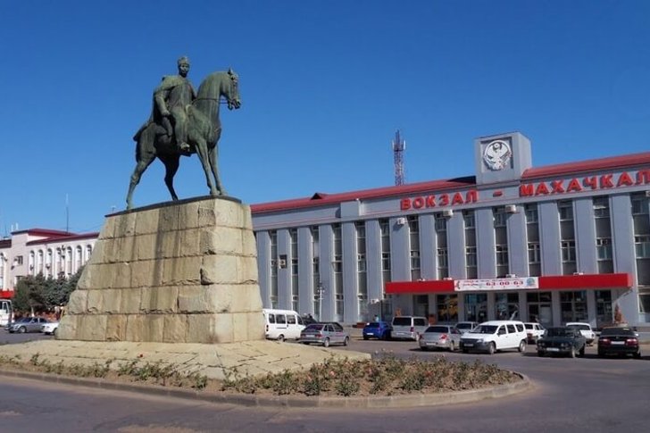 Monument à Makhatch Dakhadaev