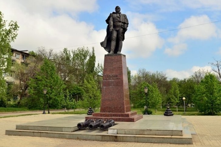 Памятник генералу Ермолову