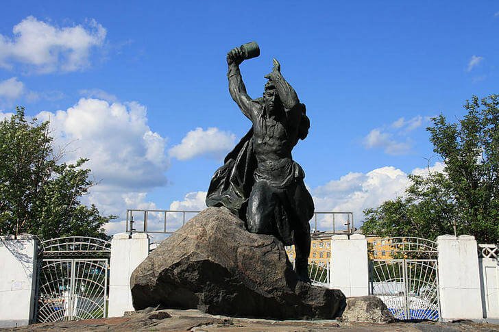 Monument à Anatoly Bredov