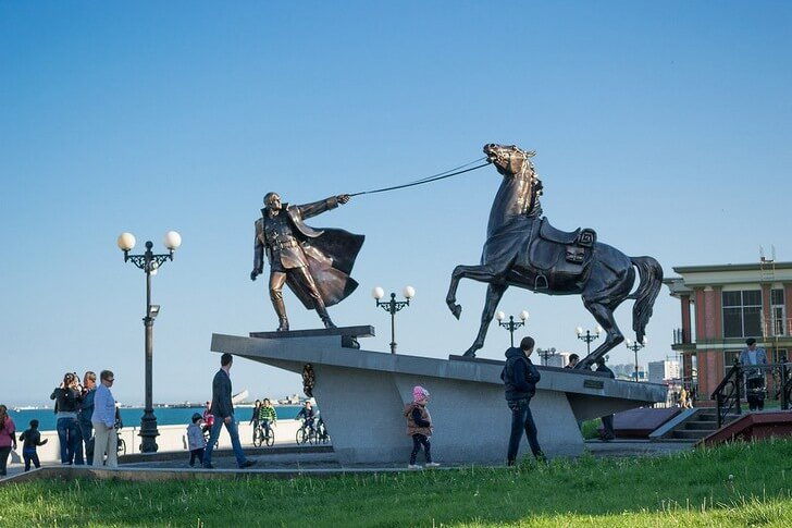 Памятник «Исход»