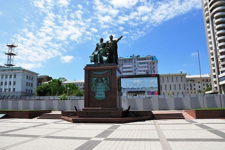 Monumento ai fondatori di Novorossijsk