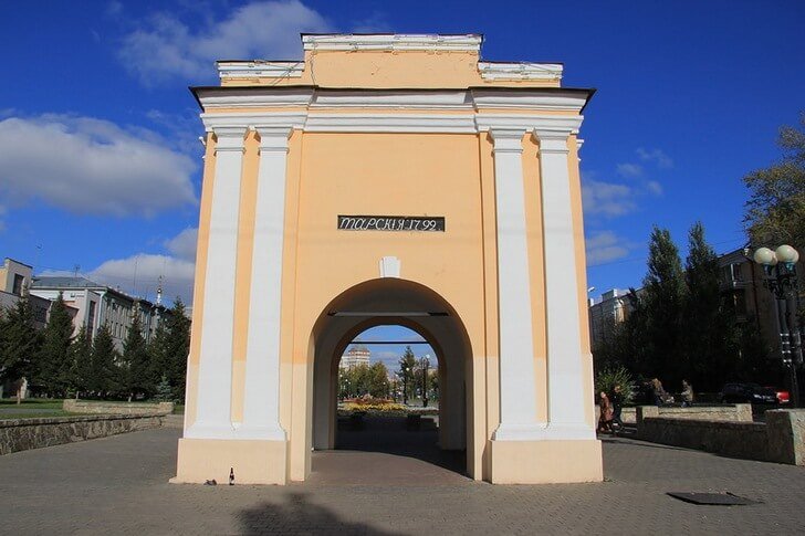 Puerta de Tara