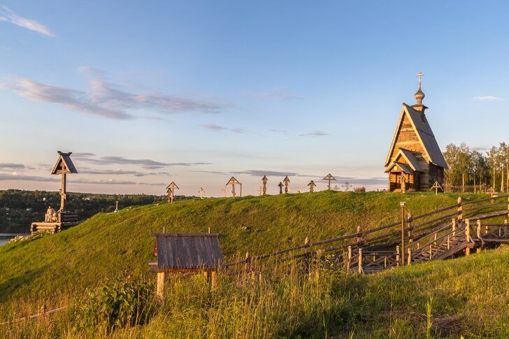 Mount Levitan and the wooden Church of the Resurrection