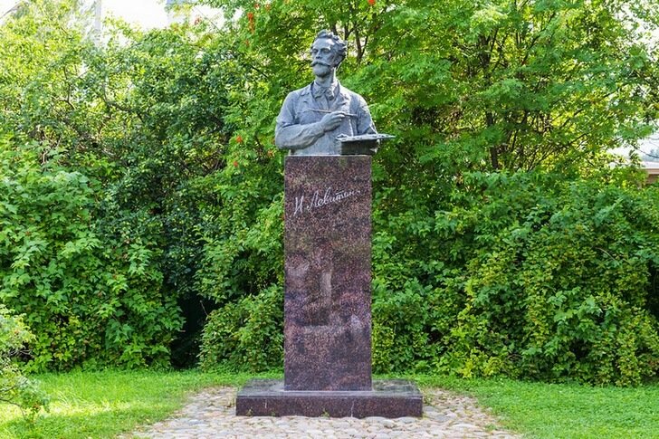 艾萨克·列维坦纪念碑