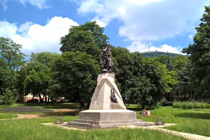 Monument voor Lermontov