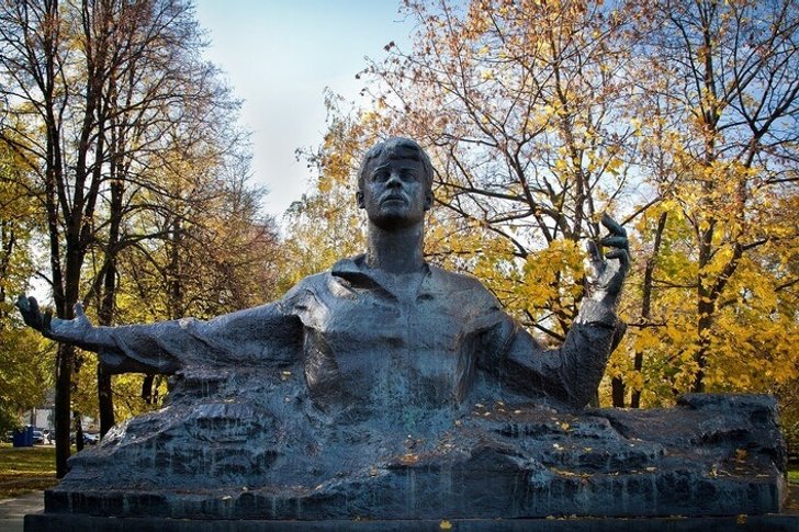 Monument to Sergei Yesenin