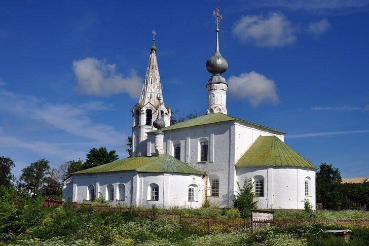 Chiesa di Cosma e Damiano sulla collina di Jarunova