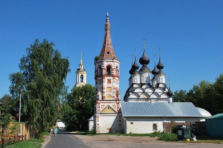 Lazarevskaya and Antipievskaya churches