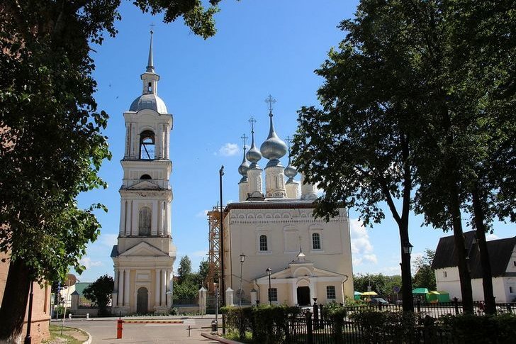 Smolensk and Simeonovskaya churches