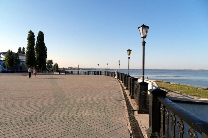 Pushkinskaya embankment