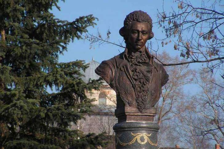 Памятник Н. А. Львову