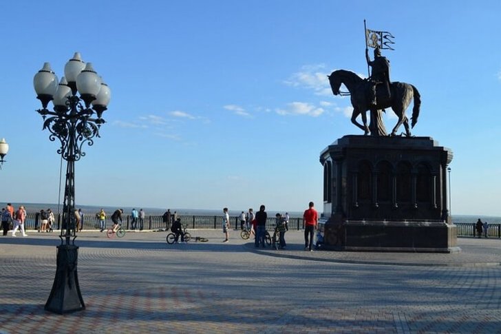 Denkmal für Fürst Wladimir und St. Fedor