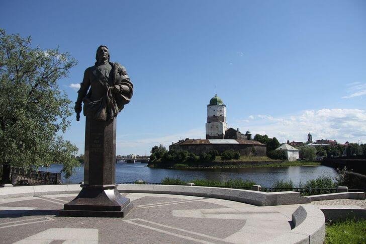 Monument à Fiodor Apraksine