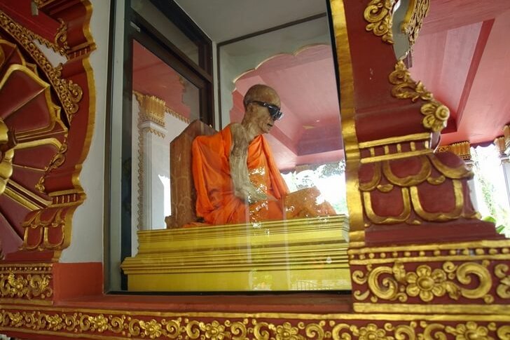 Temple Wat Khunaram
