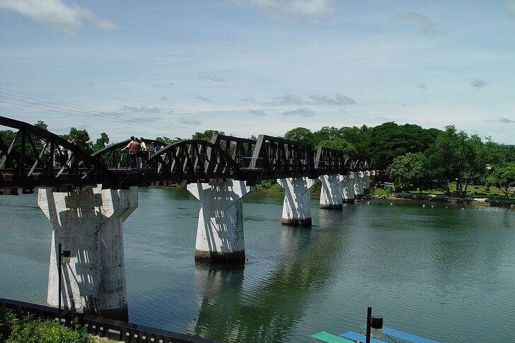 Ponte sobre o rio Kwai