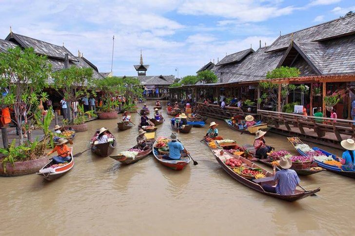 Mercado flutuante em Pattaya