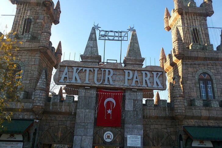 Parque de atracciones Aktur Park