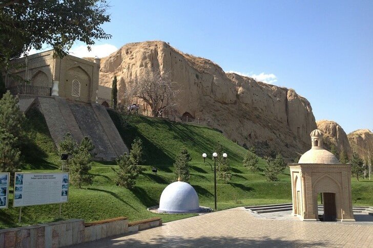 Mausoleum of Khoja Doniyor