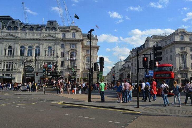 Straat en Piccadilly Circus