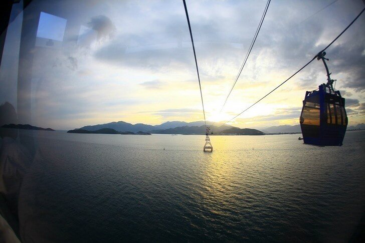 Kolejka linowa na wyspę Hong Che