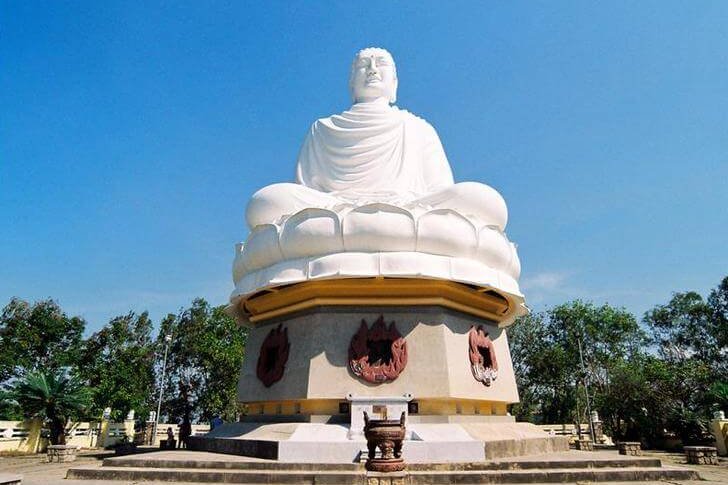 Long Son Pagoda (Buda Branco)
