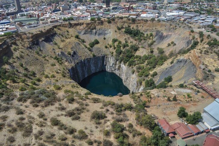 Cachimbo Kimberlite Big Hole